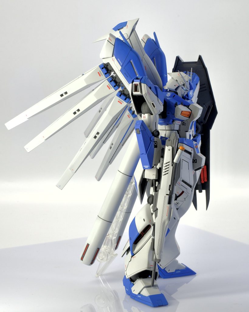 ビームライフルは、内装をゼータver2.0のビームライフルを流用し、外装をRGハイニュー寄りに形状変更しました。