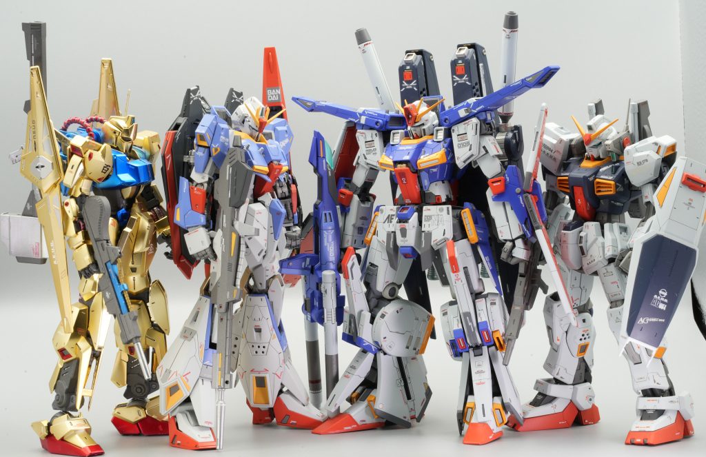 ガンダムチーム勢揃い。機体整備が大変そうな気がします。アストナージさん忙しそう。