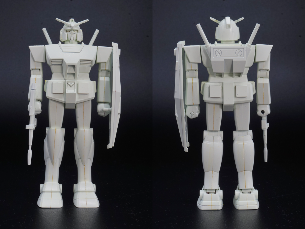 全身写真。首やシールドの持ち手で、REVIVAL版であることが確認できます。塗装はExホワイトにデイトナグリーンを1滴混ぜて、旧版ベストメカコレクションの微妙な緑色に寄せています。