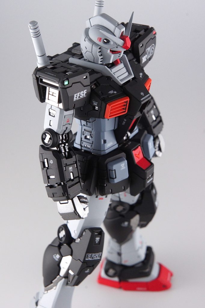 モデグラ風アングル。水転写デカールが付属しないので、寄せ集めで貼ってます。