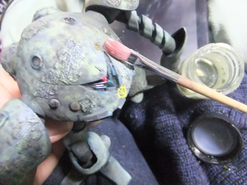 クレオス ウェザリングペースト ウェットクリアー塗布でウェット表現。