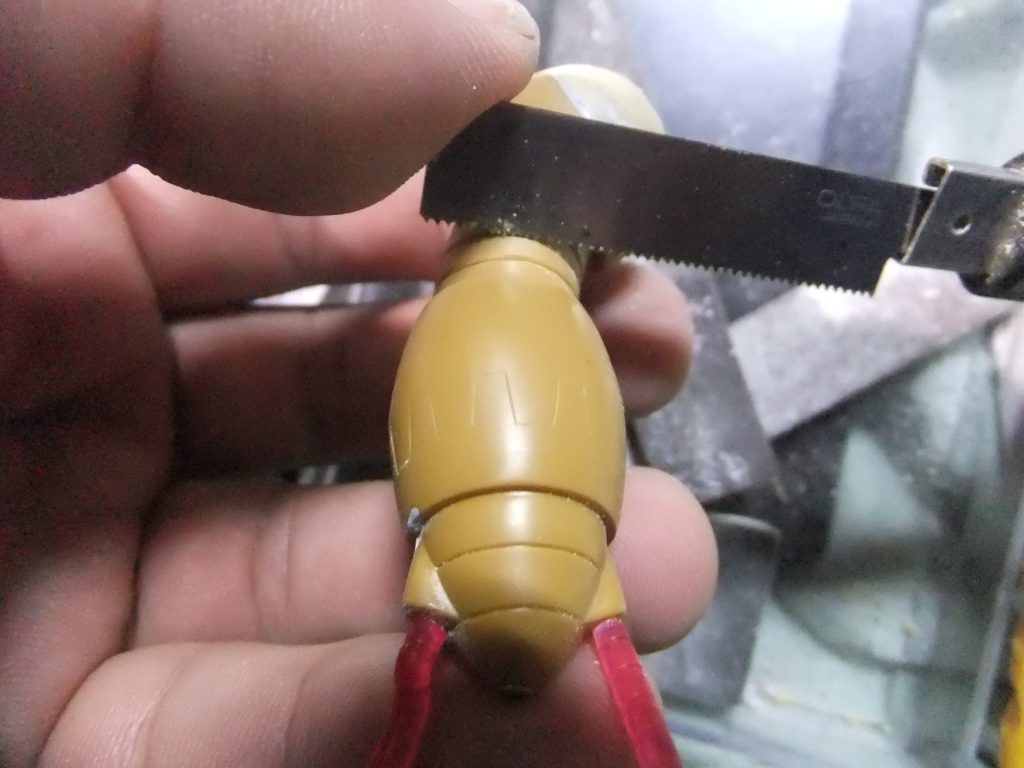 カッター鋸で微調整💦