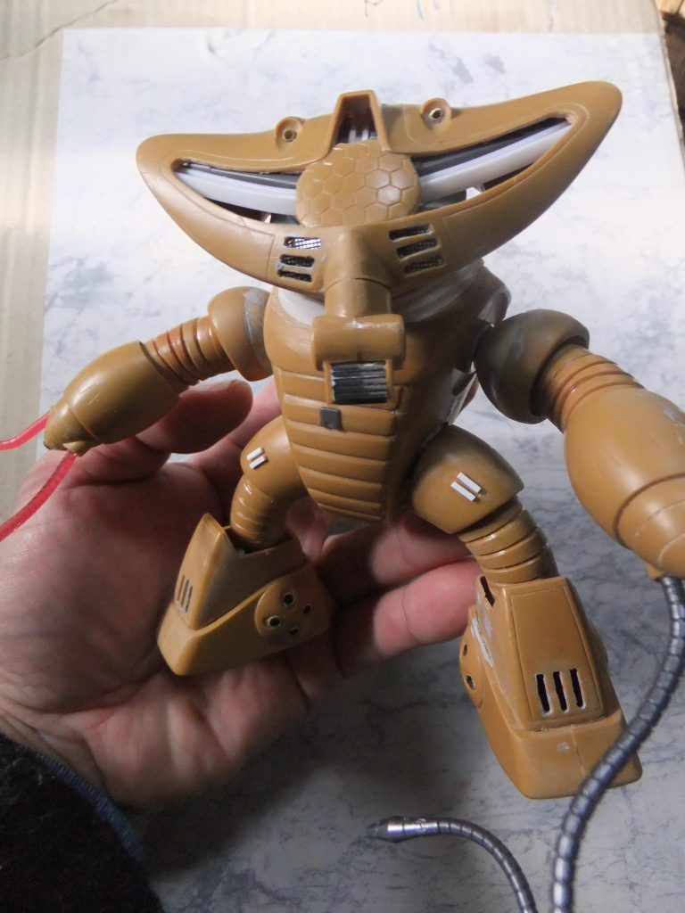 頭部の開口⇒デティール追加