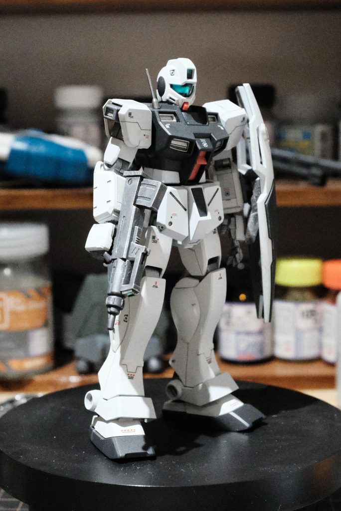 マシンガンはチタンシルバーでドライブラシ仕上げ