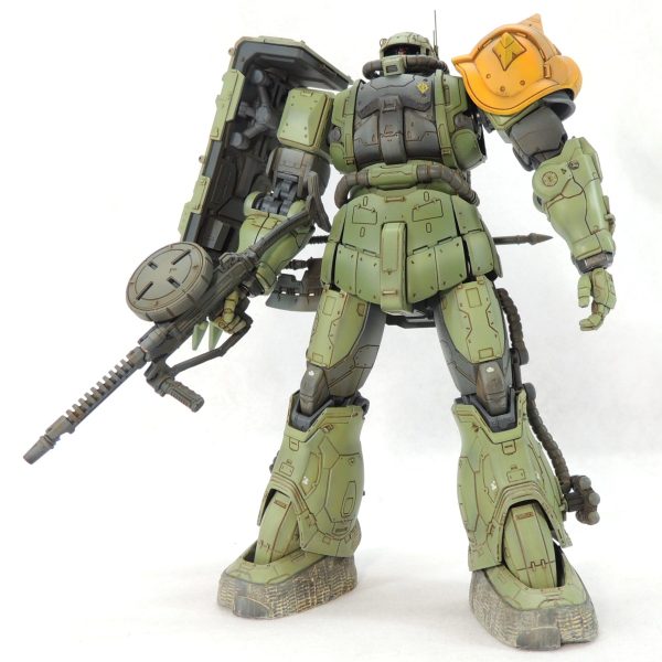 塗装済　完成品　HG MS-06F ザクII 復讐のレクイエム　ガンプラ Amazon | BANDAI SPIRITS(バンダイスピリッツ) HG 機動戦士