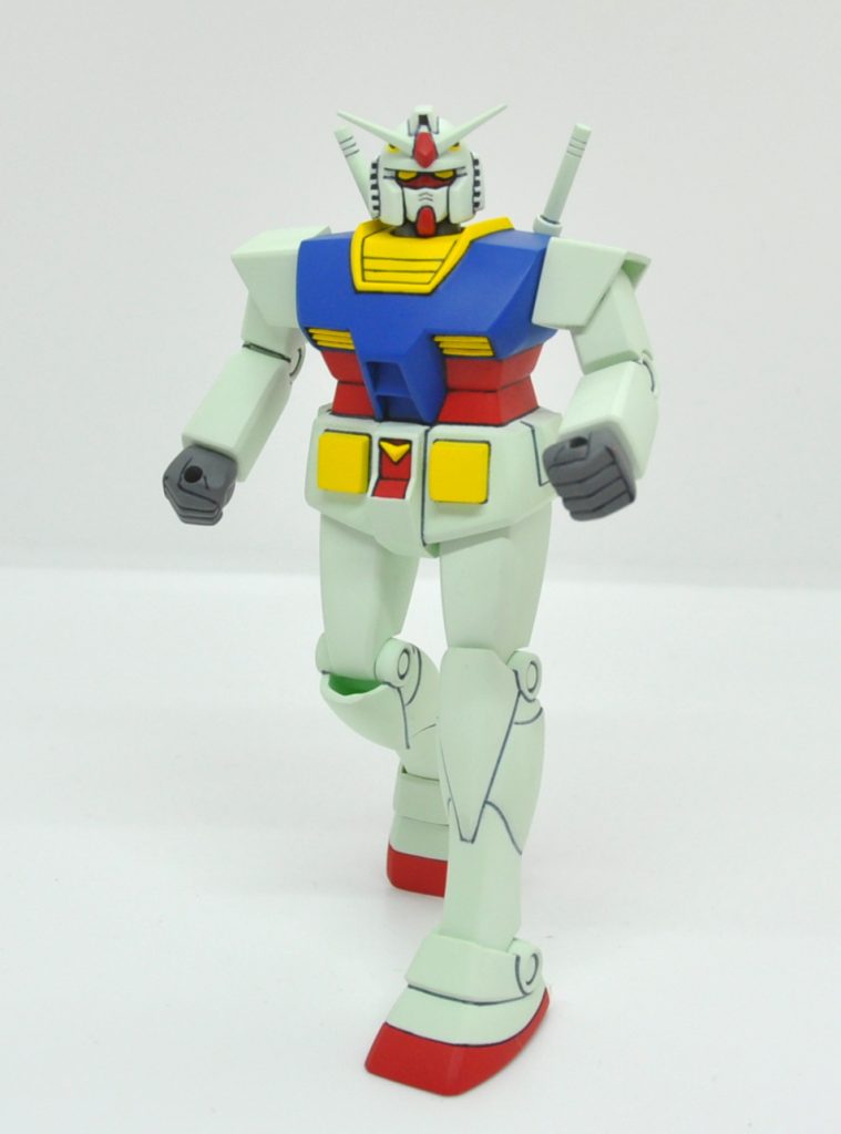 パッケージ横の写真風ポーズビームサーベルをランドセルにおさめ、ファイティングポーズを取っている。なぜ武器を納めて殴り合いの姿勢を見せているのか…初めてこのキットのパッケージを見た時以来、妙に脳裏にこびりついているポーズと解説文。