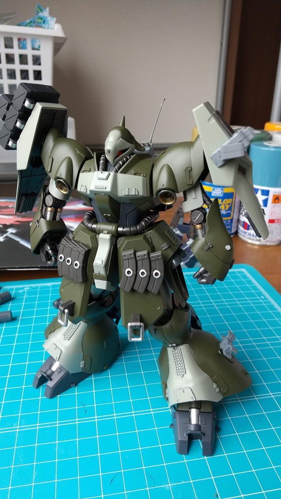 デカール、ウェザリング前爪先の反り返ってるとこはイマイチ好きじゃないので取っちゃいましたあとフロントアーマーのフックは大きすぎたかも💦 