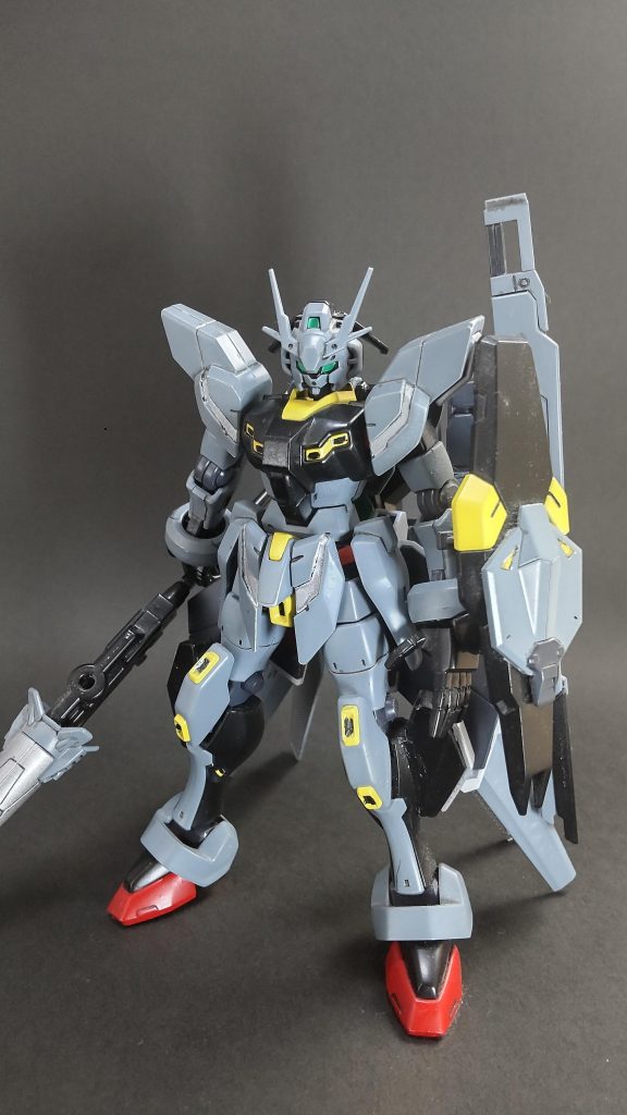 正面。GアルケインとガンダムX魔王をミキシングし、武装をジャスティスナイトの物に変更。シールドにはスタービルドストライクのアブゾーブの物を両面テープでくっつけてます。(開いた時のやつは紛失しました…)