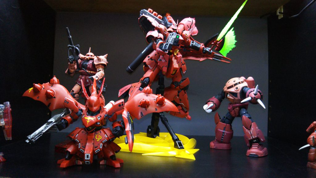 RG シャアザクとRG シャアズゴックもいます。RG シャアゲルググはいつの日か…リックディアスも欲しいかな…百式は…