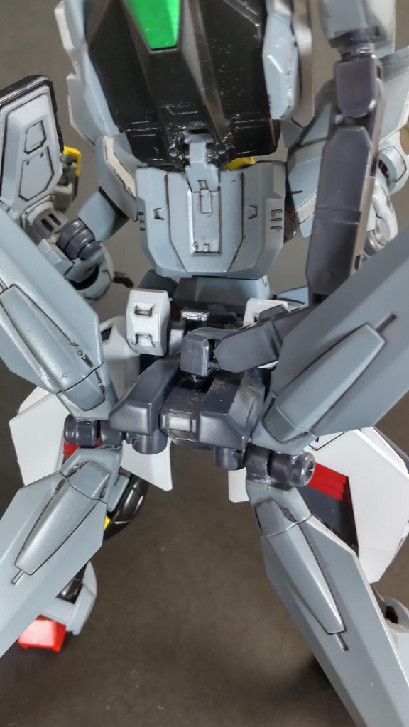 多少無理矢理ですが、サテライトキャノン展開状態も可能。接続基部はX魔王のバックパックに穴を開けて、そこに差し込んでおります。