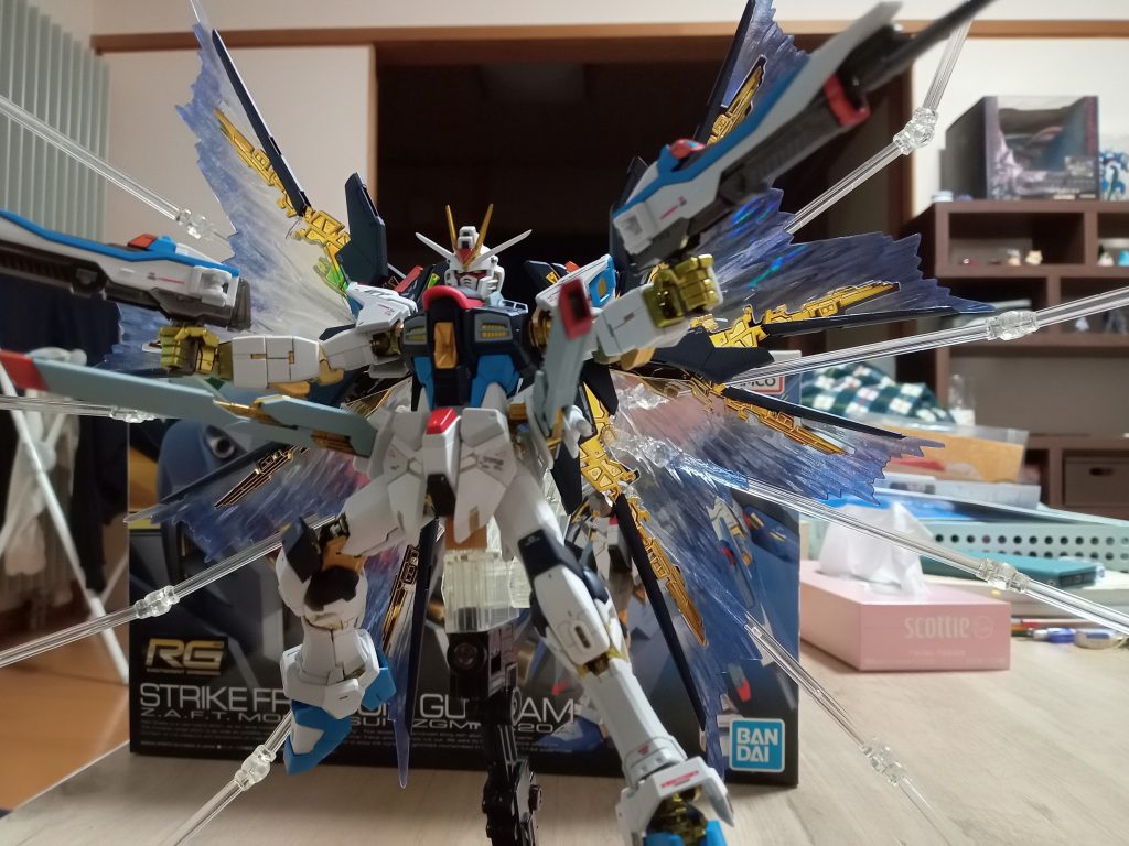 光の翼エフェクトを添えてかなりデカいですwドラグーンの範囲が広すぎて画角に収めるのは諦めました(´・ω・`)