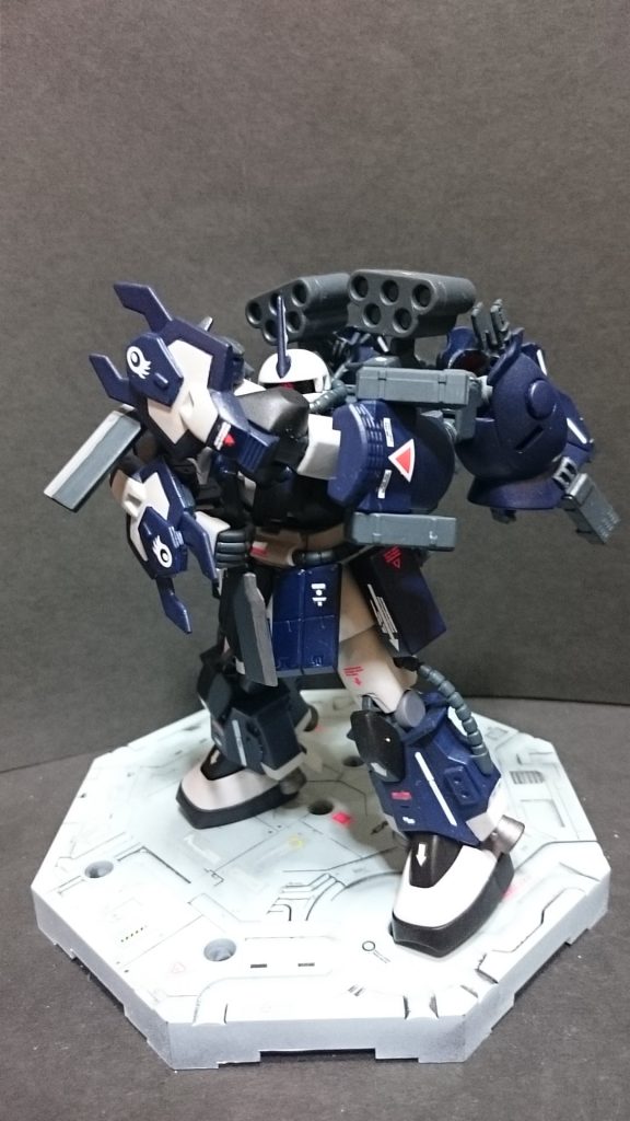 それでもシャアがいればどうにかなったかもしれないが、いないものはしょうがない。その後、ザクは連邦に鹵獲され、カラーリングを変更して運用される予定だったが、案の定扱えるパイロットがおらず、こんな機体を扱える赤い彗星恐るべしと伝説に一役買ったとかどうとか、ちなみに案の定というべきか最大出力を調べるテストで自壊、空中で大きな花火になって爆散した。後々このことを知ったシャアがどんな表情になったかを知る者はいない。最後まで見ていただいてありがとうございます。