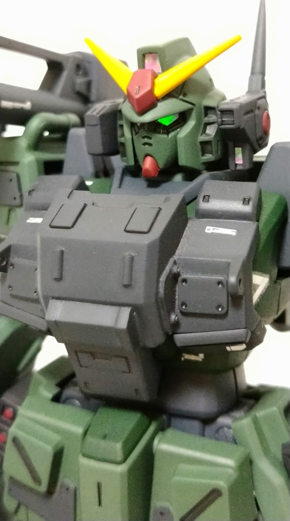 可動ではリバイブ版に敵いませんが全体的なプロポーションは旧HGUC版のほうが好みです!