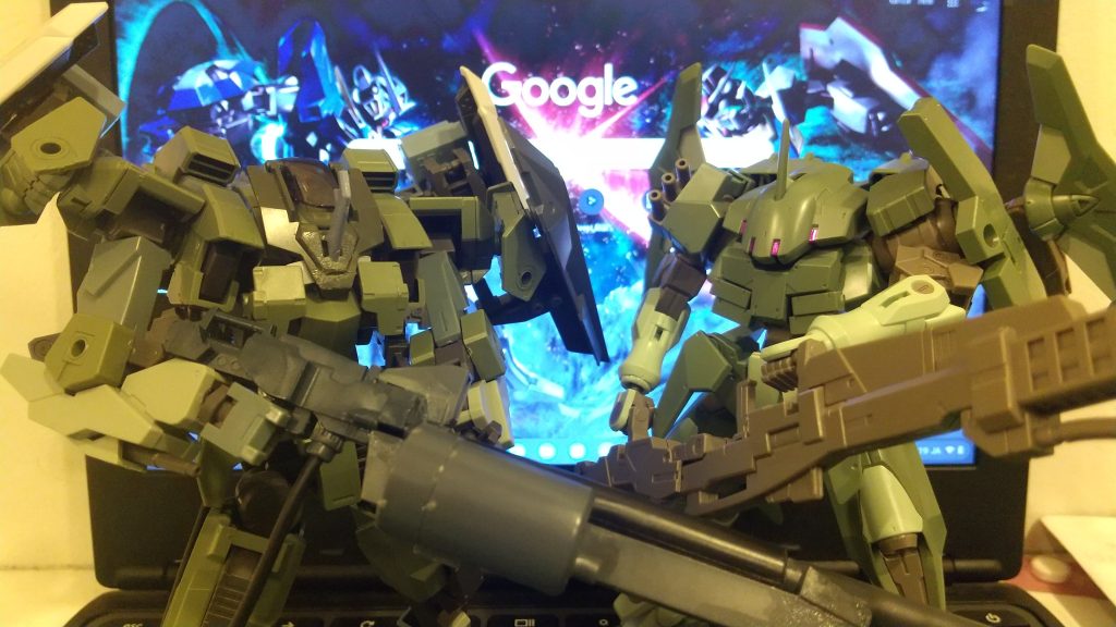 というわけでミリタリー第一弾のアーロンライノと第二弾ストライカージンクスでした。ストライカージンクスはネットでみんなレビューしてるので紹介しません。可動域狭いからポージング決まりにくいし。設定あやふやですけど、とにかくミリタリーテイストな量産機は良いと言うことで、ご覧いただきありがとうございました。