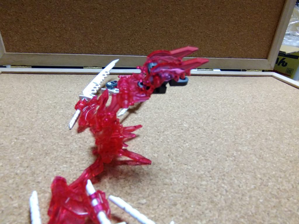 新たにセットを買ったので三叉のパーツをカレドヴルフのマウント様に採用してフォルムを近づけてみました。