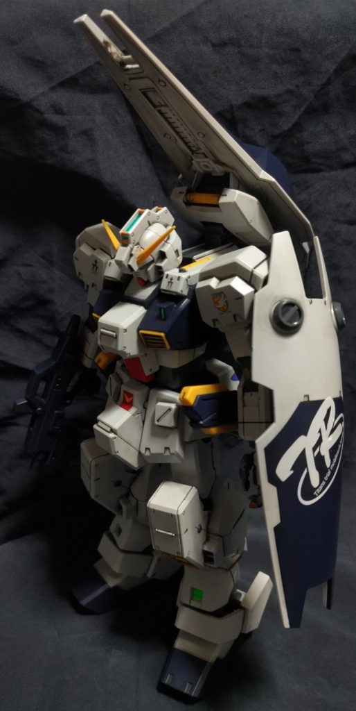 MG　RX-121-1 ガンダムTR-1ヘイズル改。