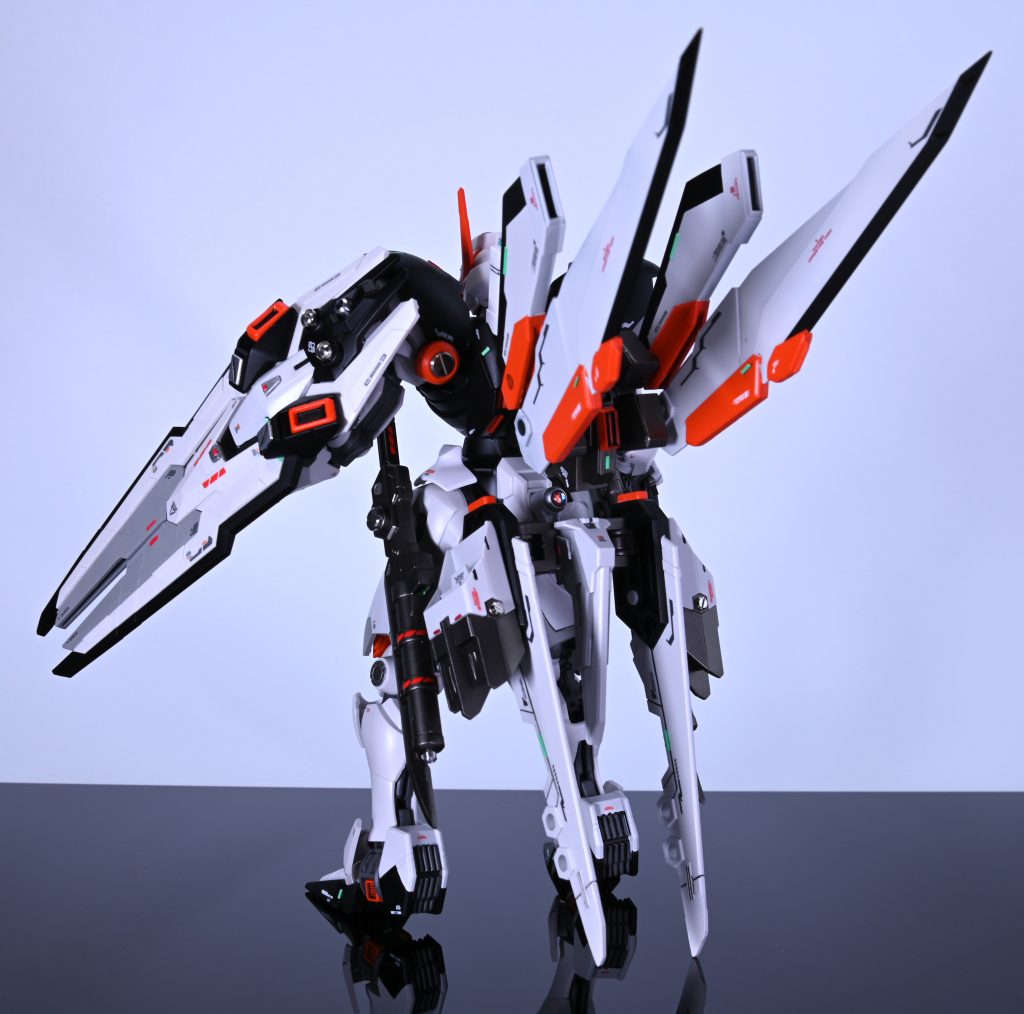 HGなのに合わせ目も殆ど無く、3mm穴も随所にあって非常に作りやすくミキシングもしやすい良キットでした