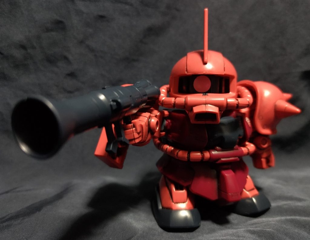 ザクバズーカを構えて。