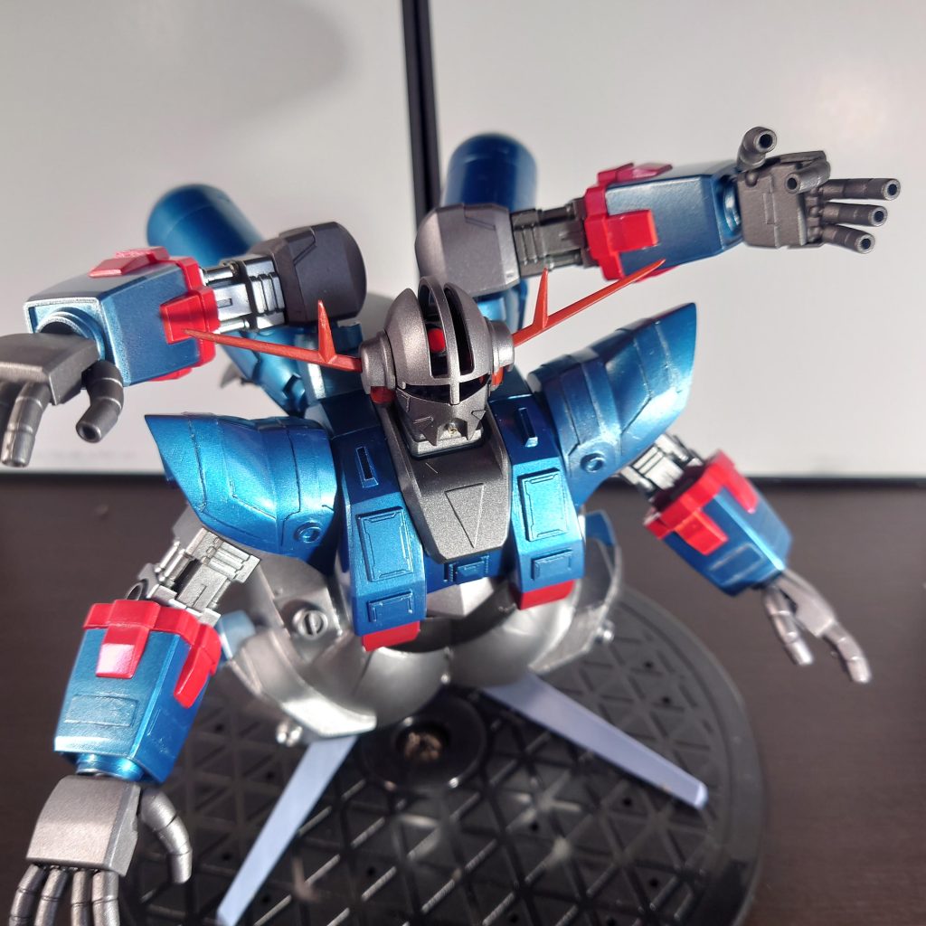 各部に少しですが強化装甲を装備!腕部5連装メガ粒子砲✕4!