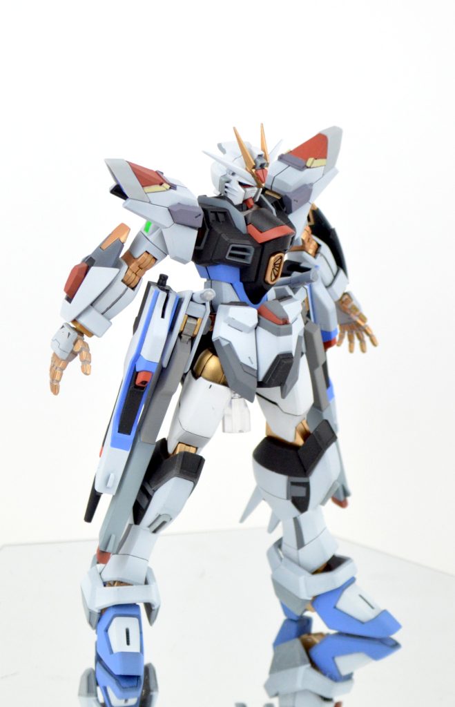 デカール、シール類は一切使わずすべて塗分けました実験素体を引き上げてきたという経緯から、コーションマーク類もなかろうと極力シンプルな外観を目指しました。