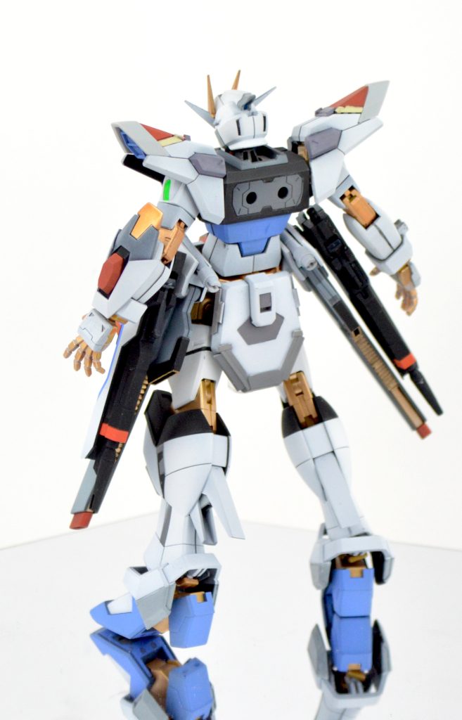 お尻回りだけシンプルすぎるように感じたのでディテールアップしています