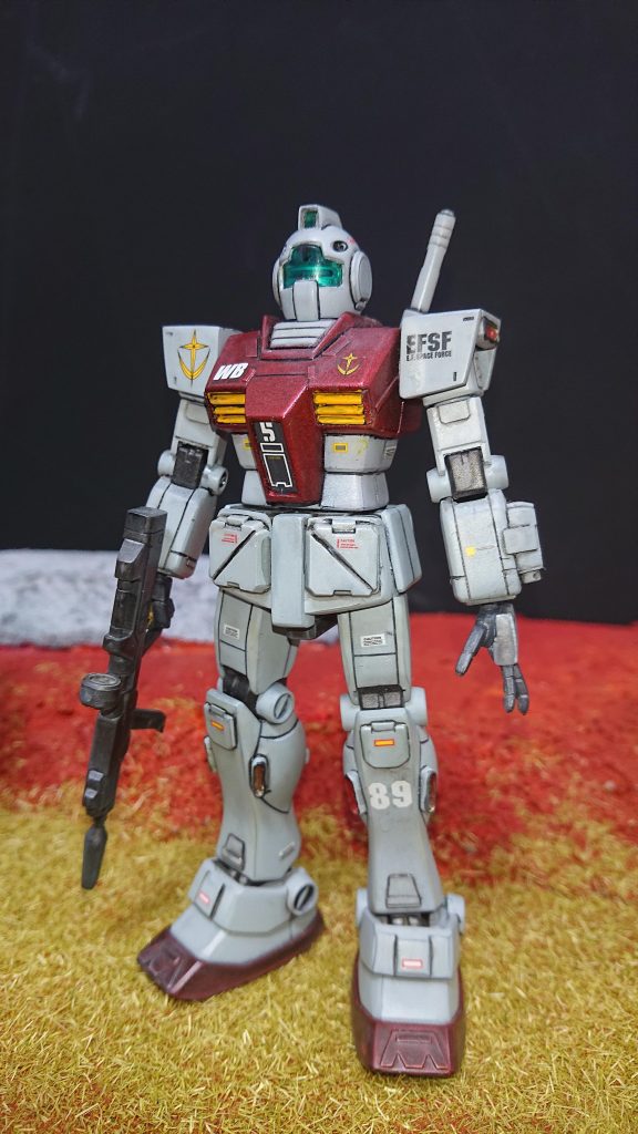 キャノンとシールドを外した状態。左右の二の腕は、塗装前の洗浄の際、二つとも排水溝に流れて消えました…ジャンクパーツをあさって、それらしい四角い部品を加工して使い何とかなりました。洗面台は危険だす