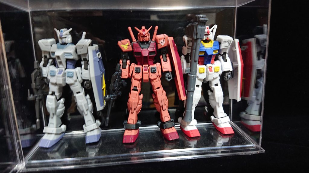 最後に、カプセルアクションはSeriaのコレクションケースに入れて飾っています。