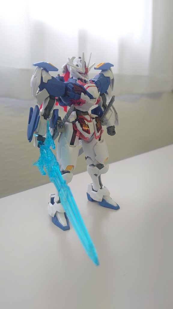 武装模索時。SDガンダムシリーズからクリアパーツの剣を拝借してます。