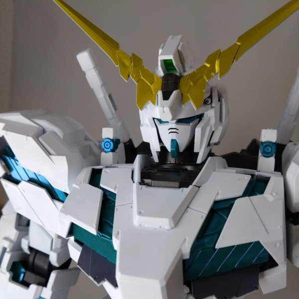 石膏像のようなヤツ