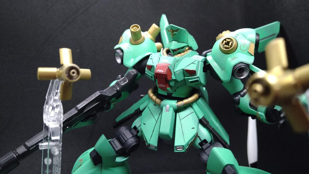 ハサウェイがニュータイプだからファンネルミサイルを簡単に使えるわけないと思うので練習機ぐらいいるだろという考えから生まれた