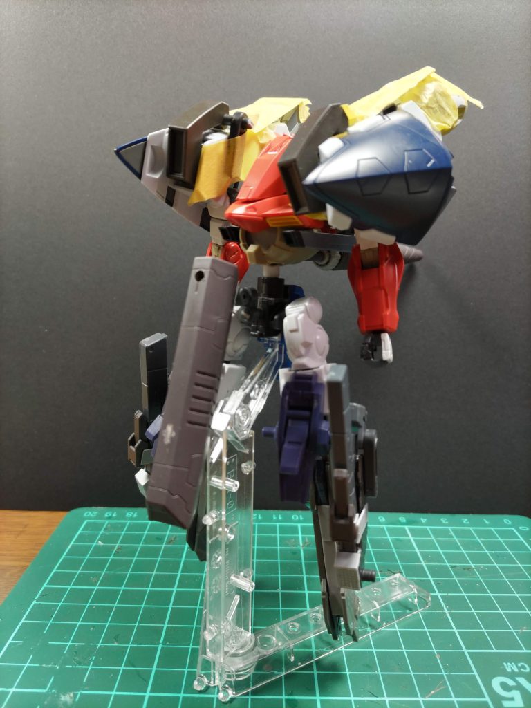 まだ肩が決まってないころ。スローネツヴァイ・クシィー・キマリスヴィタール・BB00ガンダムを中心にミキシング。足はMGフルアーマユニコーンを使用してます。