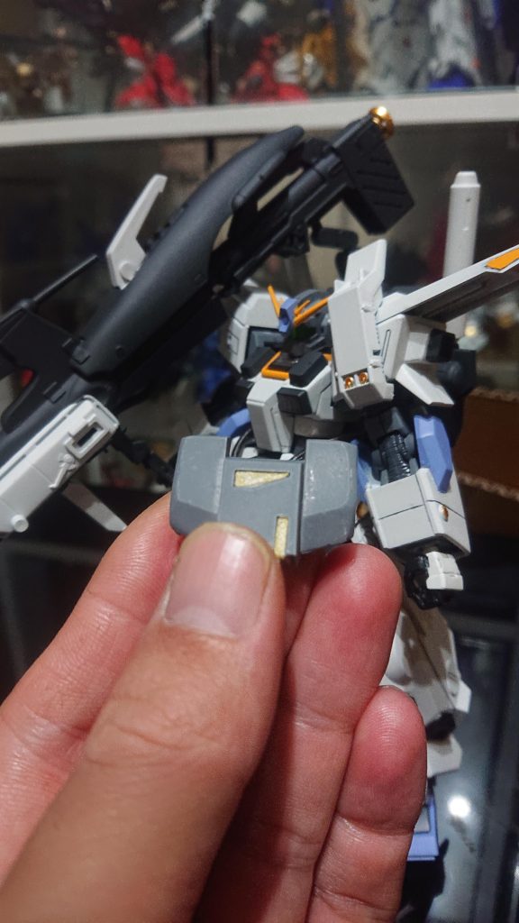 胸部アーマーは太って見えるため使いませんでした。