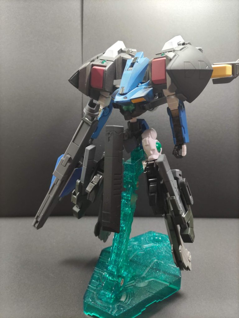 ・GNソードⅡキャノン00ガンダムセブンソードに用意されていた武装。GNバスターソードⅡと並行してジンクスⅡキャノンを参考に用意されていたが、刹那のスタイルに合わなかったため採用されなかった。ツインドライブ直結での運用を想定していたためツインドライブ喪失後は粒子不足により使用できなくなり後継として消費粒子を減らしたブラスターが製造された。