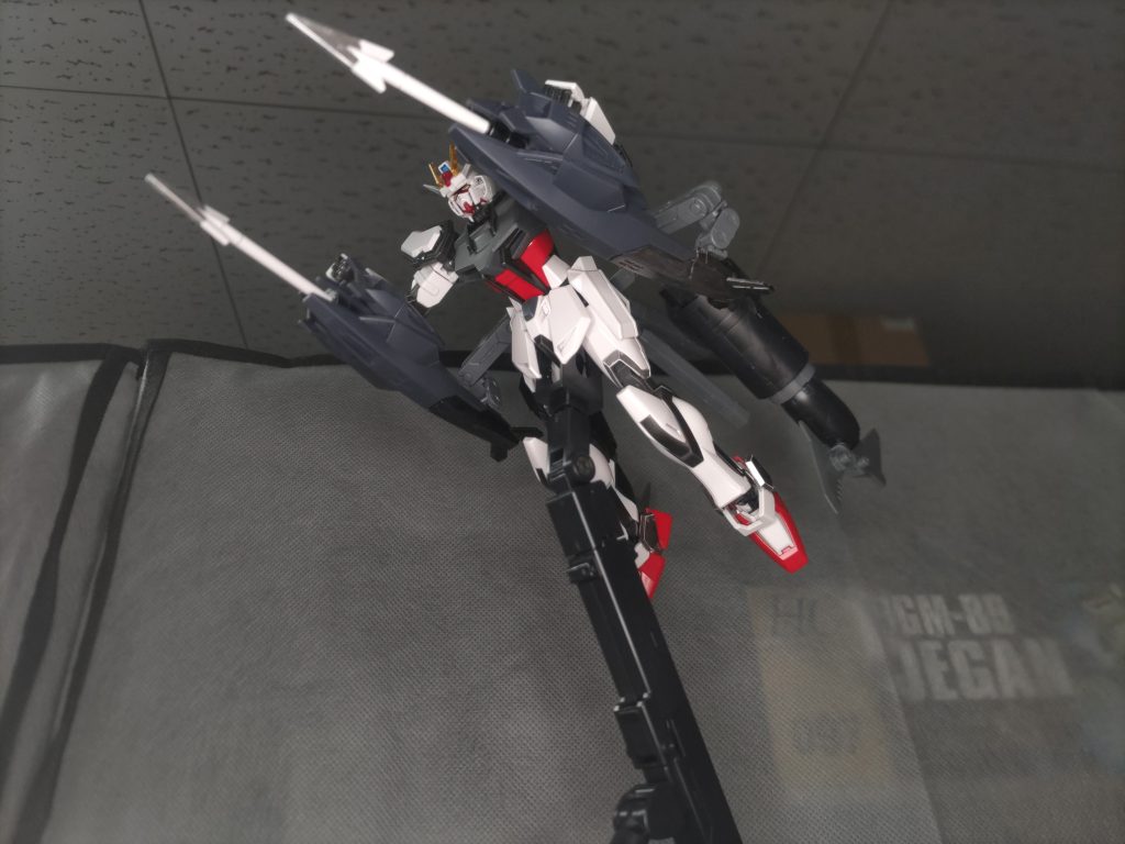 ノーマル装備ではこのように水中での移動および銛での攻撃が可能