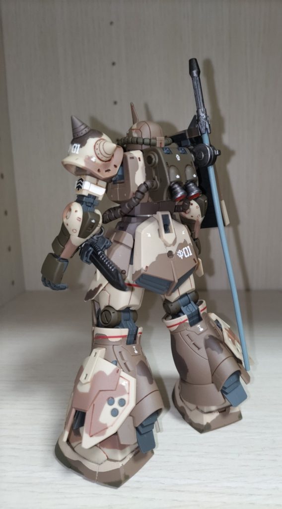 ナンバーのデカールがあまり失敗しなかったので、余ったのをリアスカートに貼りました😀