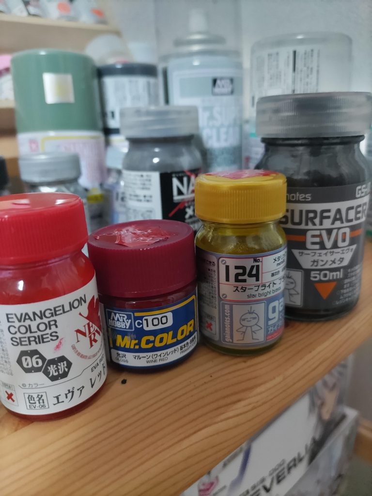 ガンメタサフと混ぜて塗ってます。