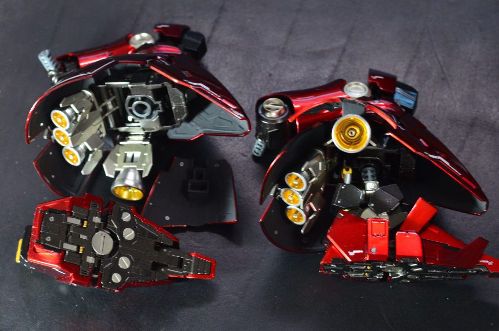 脚部裏側に水性のラバーブラックを塗装して縁をマジックリンで拭き取り。主なディテールアップスラスターにICピンソケット差し込み。スチールボール、GLEPの埋め込み。つけ根にマイナスモールドの追加。