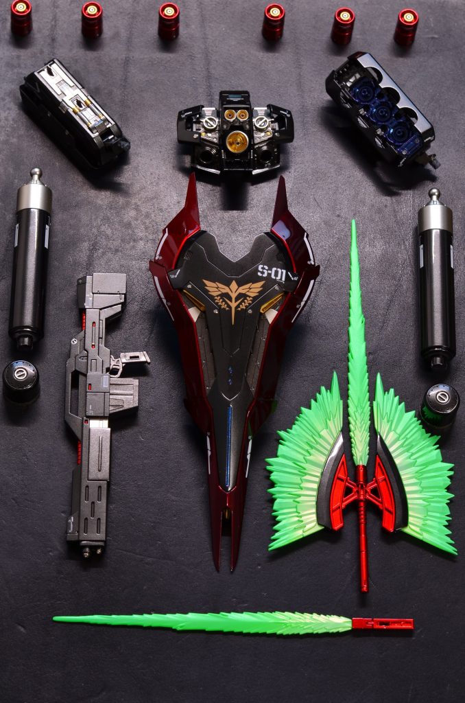 武具、防具ファンネルラック内部、盾の一部にマジョーラのアンドロメダ2黒パーツにEX-ブラック→CCパール MCブラックとクリアーを混ぜたもの→クリアー中砥ぎ仕上げ。主なディテールアップバックパック、シールドにHSリベット、銃口にツインパイプを追加タンク下部のぽっちを開口