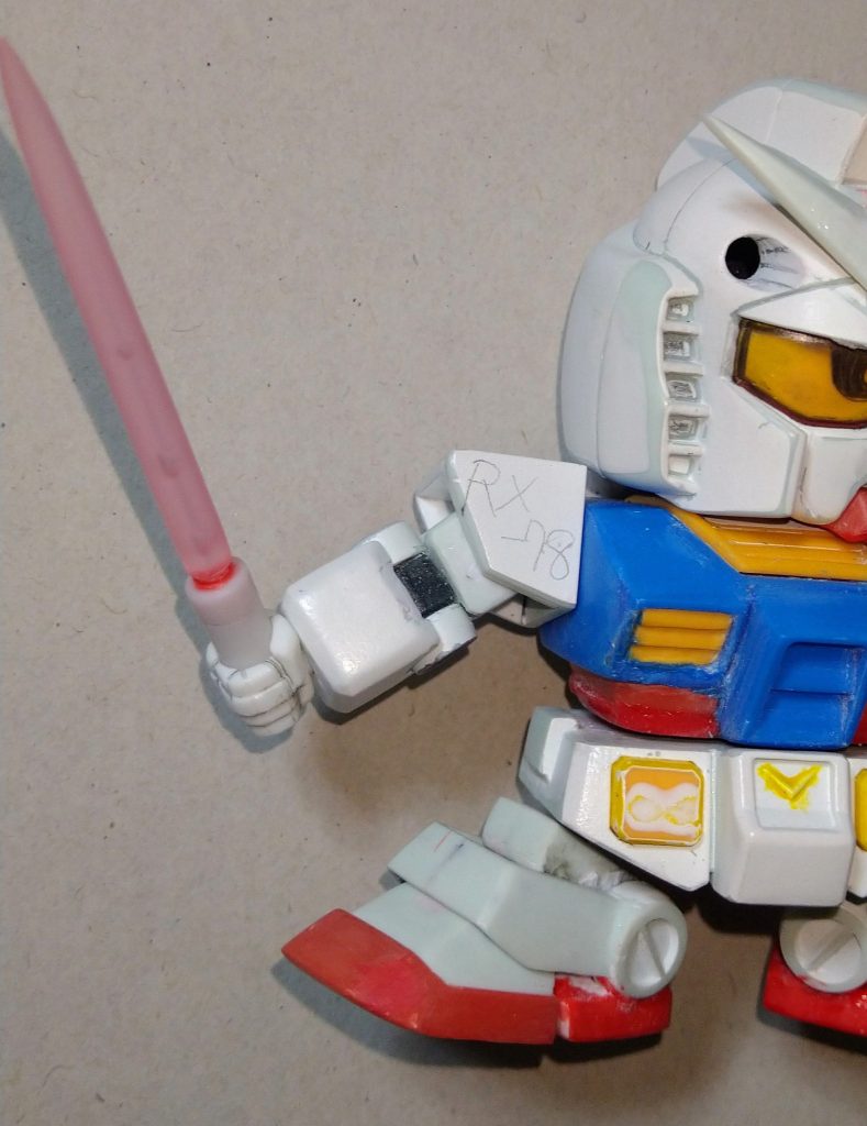 足も小型化とシャープさ増しております。