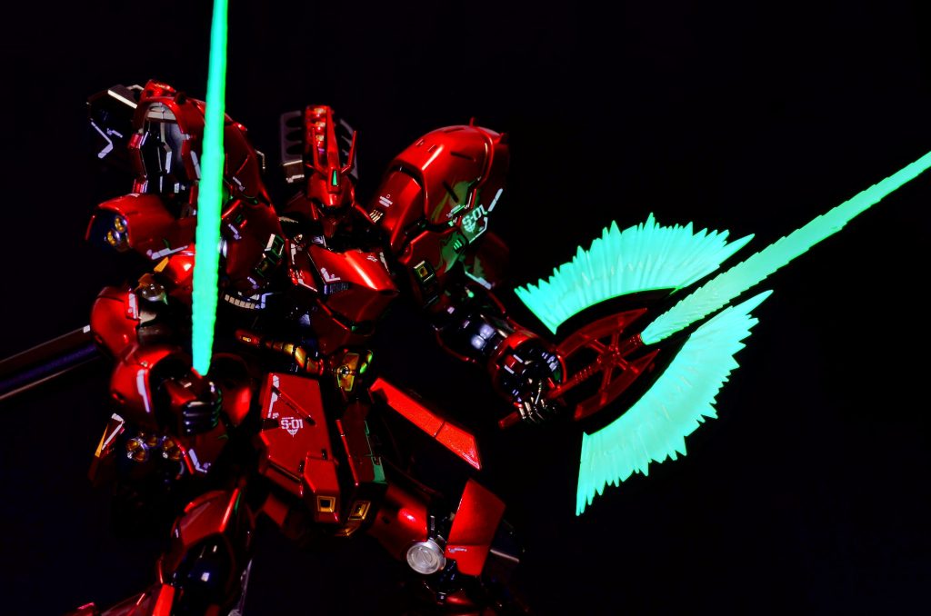 UVライトを当てて。もう少し露光時間を早めてビームサーベルの光具合を抑えたかったかな。キットの方は良い感じに仕上げられました🙌またそのうちにvガンダムと並べてアップしたいと思います。最後までご覧いただきありがとうございました🙇