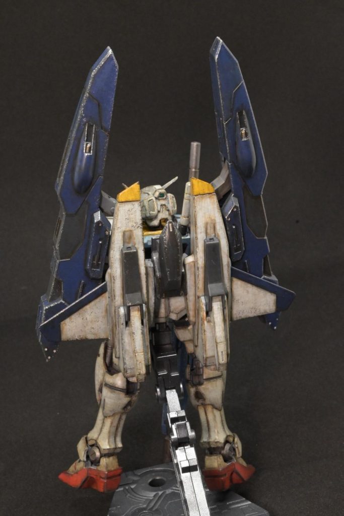 スーパーエンゲージガンダムバックショット自立はギリギリできるのですが、安定感はありませんw