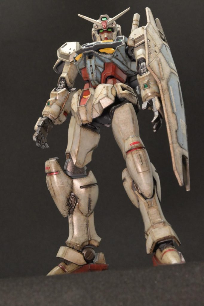 武器なし両平手ポーズ