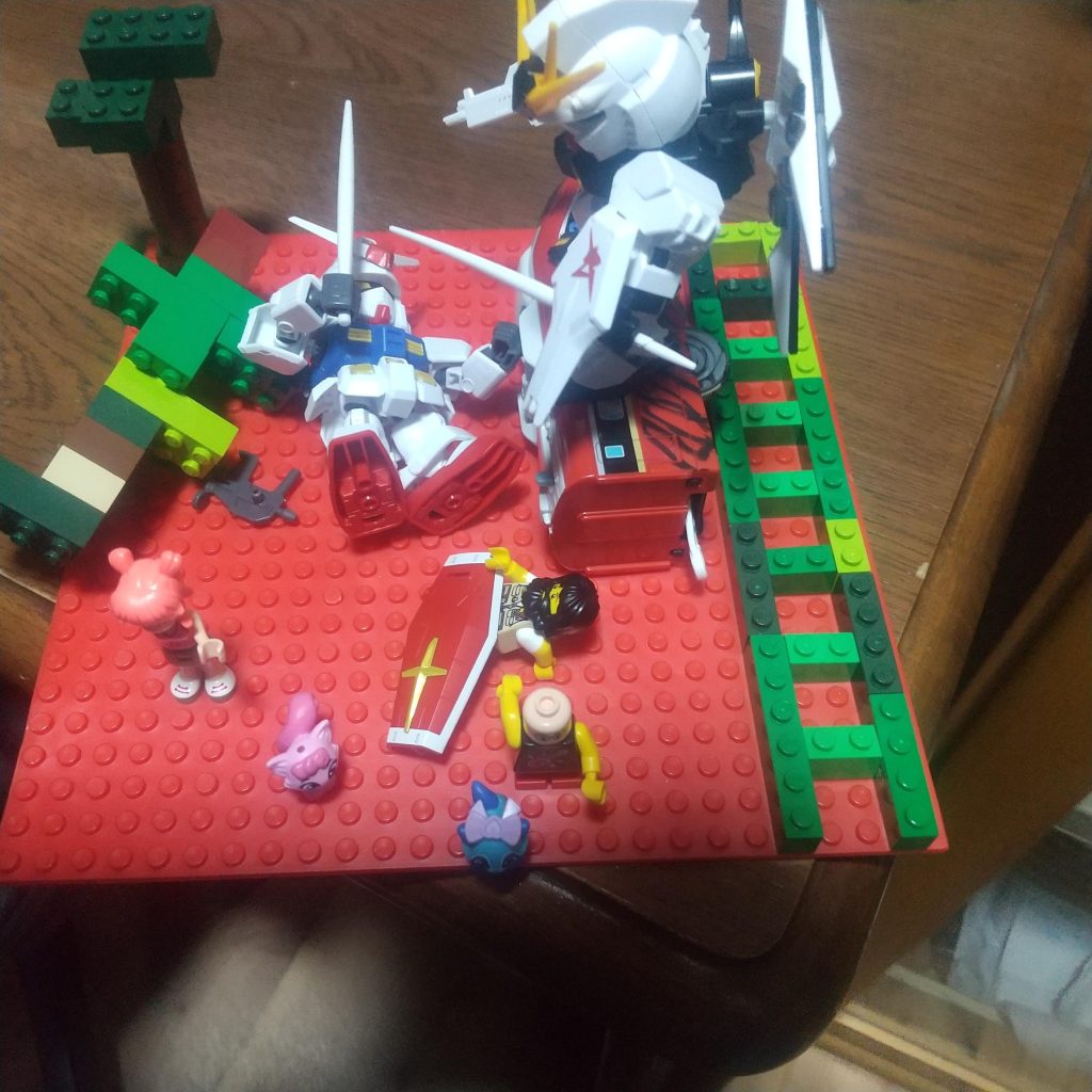 髭のおっさん、シールドの下敷きに😢