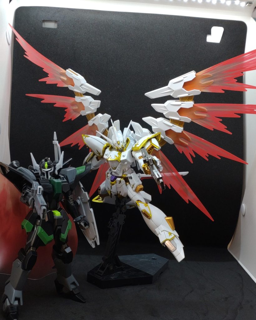 最後にルドラとのツーショット。こう見るとカルラは大将機なんだと実感します。