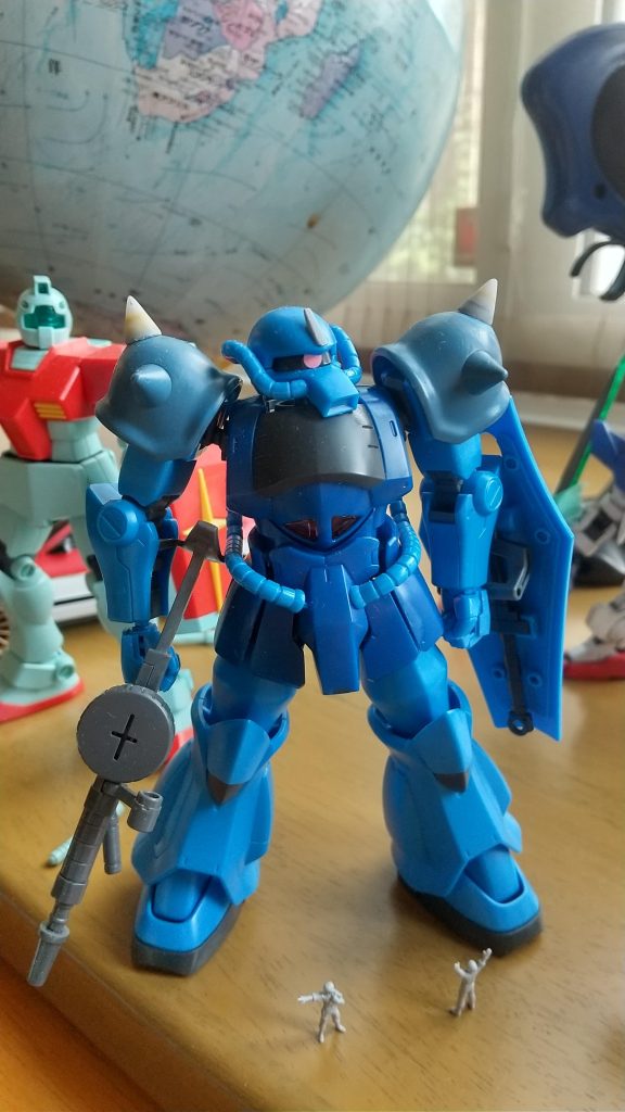 塗装前、結局今年も手抜きでやっつけてしまいました～。マシンガンはオリジンザクから拝借。