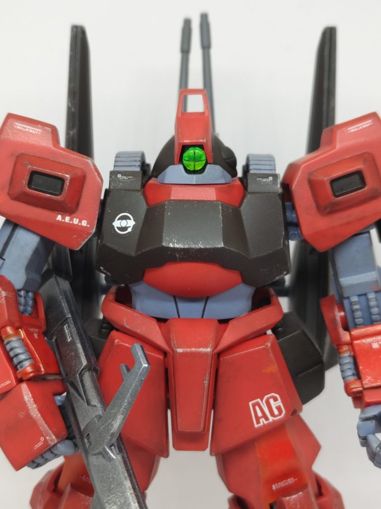 モノアイは裏にラピーテープを貼って反射するようにしてます(gundam-kao8)