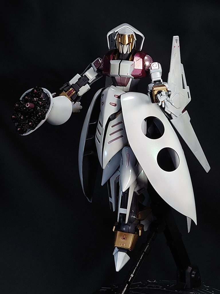 オリジナルをMGの百式とキュベレイのみで、どこまで再現できるかと頑張ってはみましたが、なんとか綺麗にまとまったかと思います。