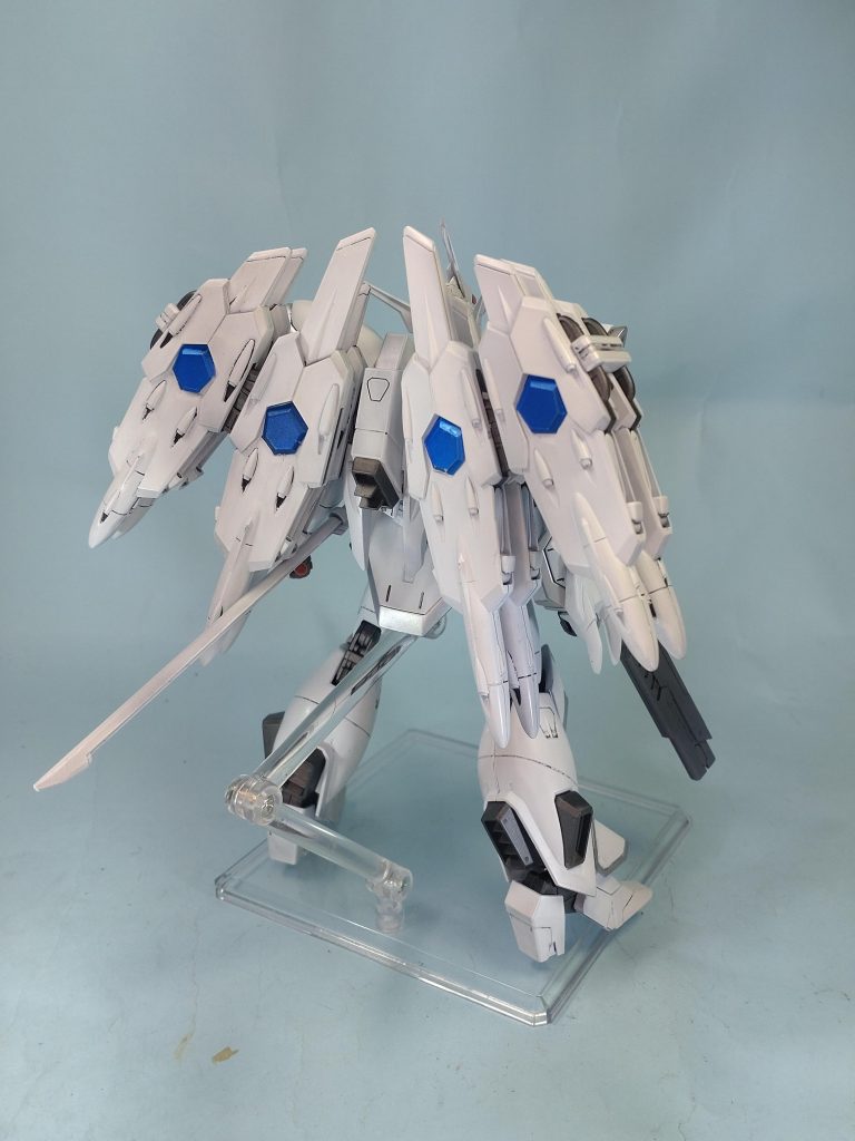 ガンダム・ホワイトナイト・カルラ–4枚目/制作者：堺・悠一