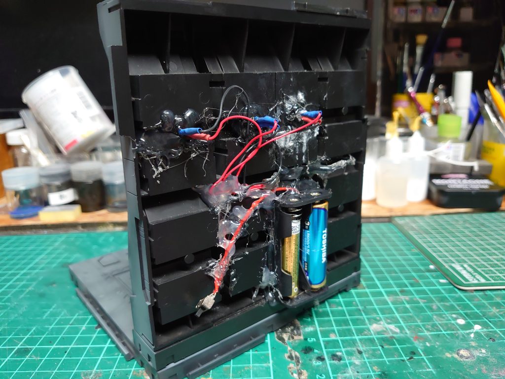 やっつけ仕事ですが・・・ちゃんと点灯します。