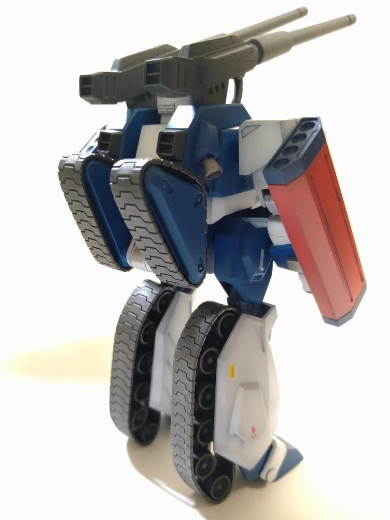 ダクトとバーニアを別パーツにしてます。履帯も塗ってます。